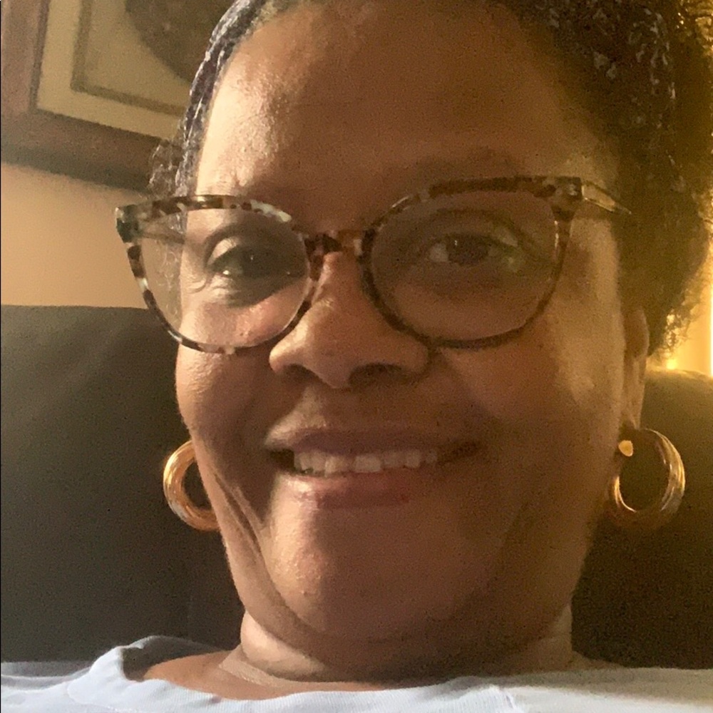 Meet your Posher, Yolanda